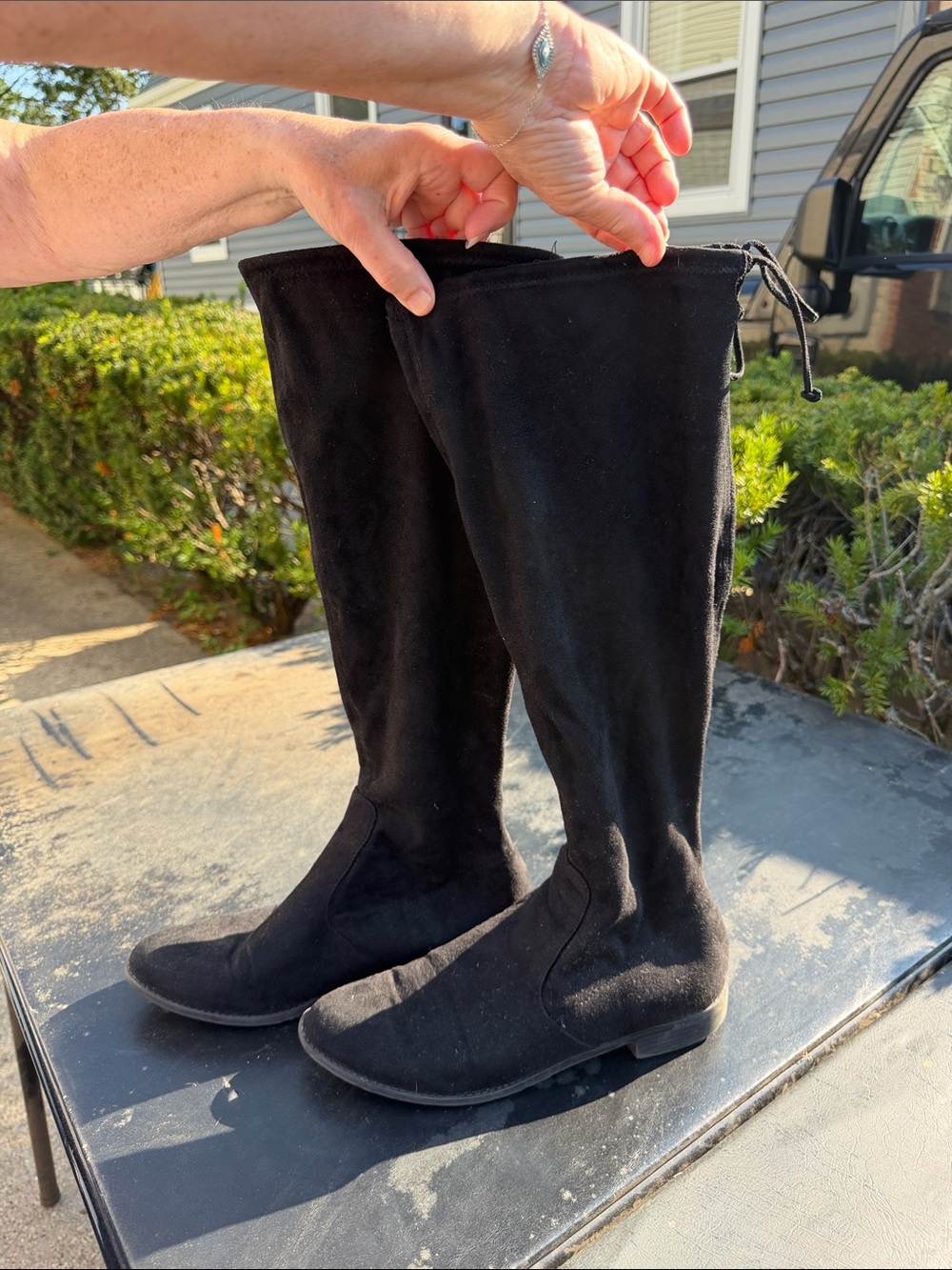 Unisa Black Knee-High Suede Boots with Drawstring